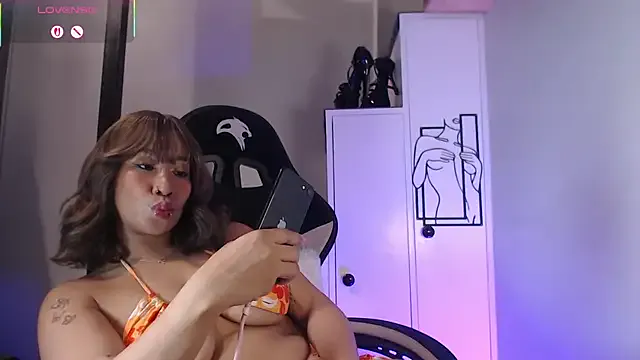 Runarunapi – webcam model profile photo Image 17