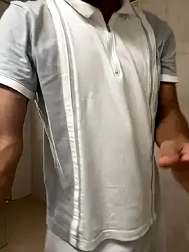 Runarunapi – webcam model profile photo Image 7