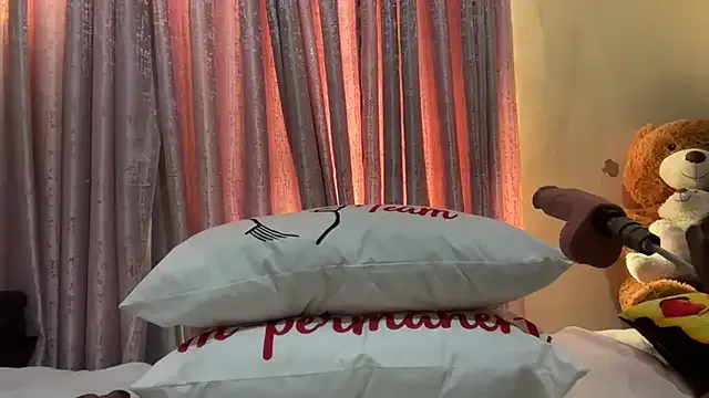 Draculona-666 – webcam model profile photo Image 11