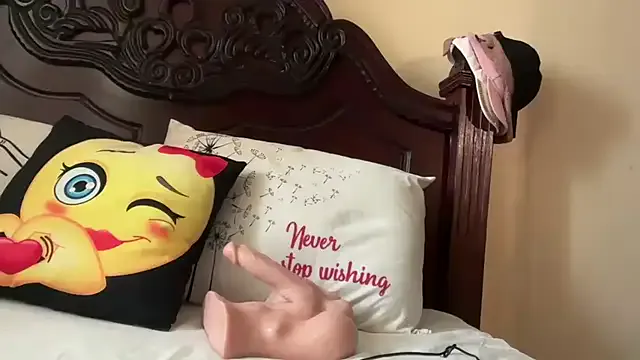 Draculona-666 – webcam model profile photo Image 6