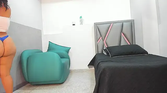 Runarunapi – webcam model profile photo Image 5