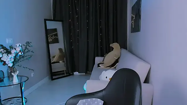 katt008 – webcam model profile photo Image 3