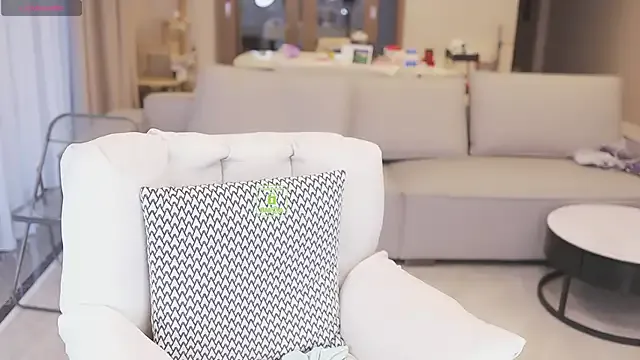 aviebby – webcam model profile photo Image 4