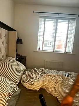 Runarunapi – webcam model profile photo Image 7