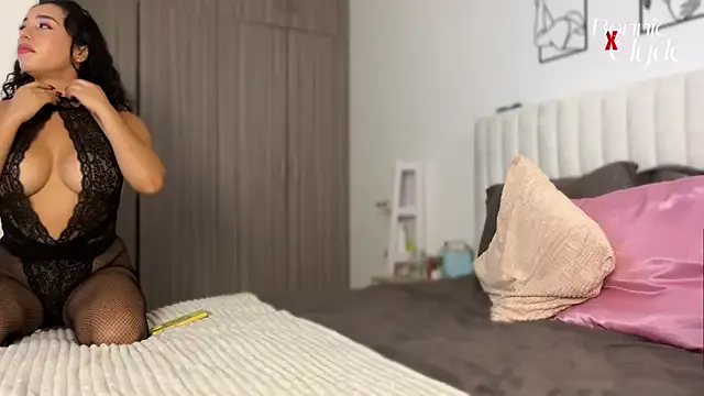 May-Squirt – webcam model profile photo Image 13