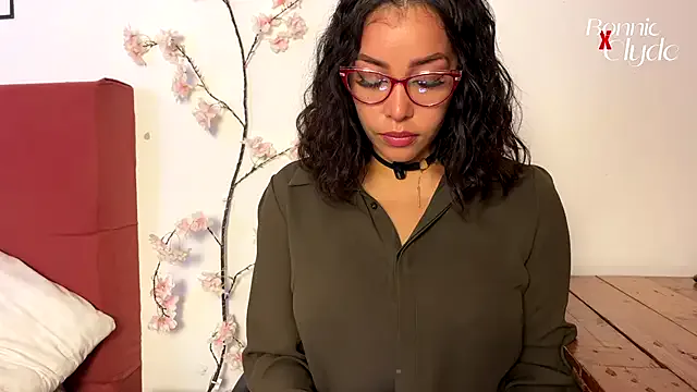 May-Squirt – webcam model profile photo Image 8