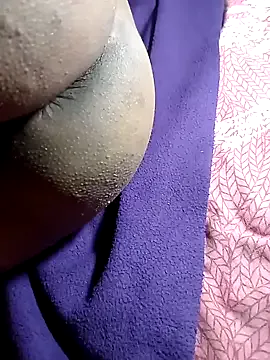 Yui-Ch – webcam model profile photo Image 11