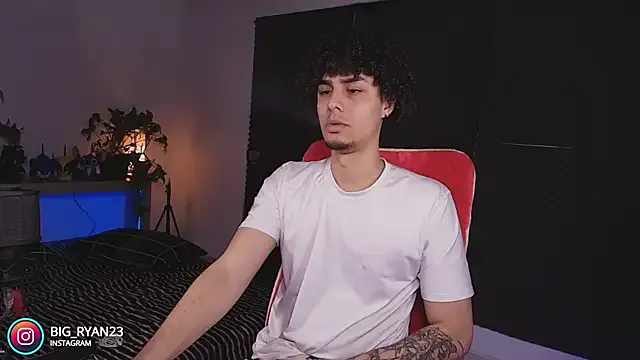 Runarunapi – webcam model profile photo Image 5