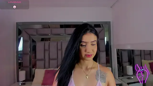 Runarunapi – webcam model profile photo Image 4