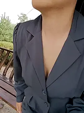 United3 – webcam model profile photo Image 3