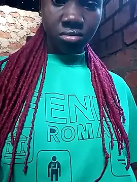 roachan_ – webcam model profile photo Image 7