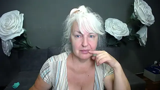 Penelopehot_83 – webcam model profile photo Image 12