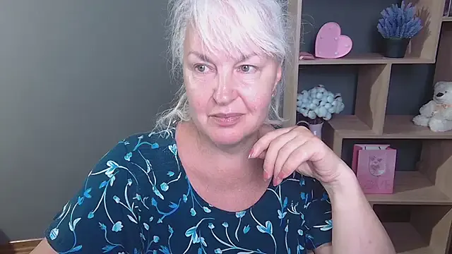 Penelopehot_83 – webcam model profile photo Image 2