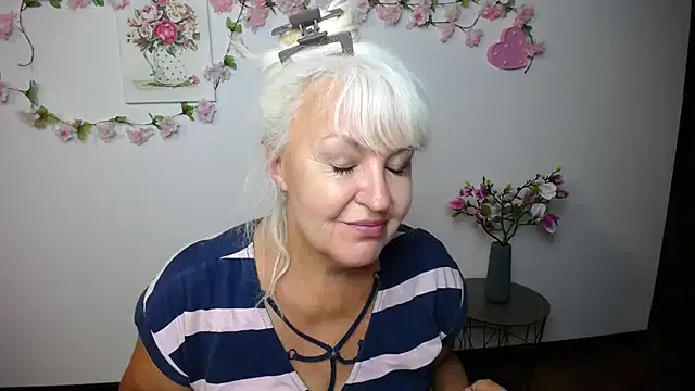 Penelopehot_83 – webcam model profile photo Image 9