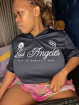 May-Squirt – webcam model profile photo Image 10