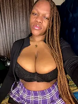 May-Squirt – webcam model profile photo Image 11