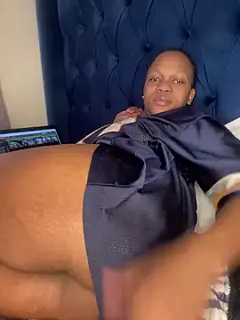 May-Squirt – webcam model profile photo Image 4