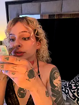 crazypaty – webcam model profile photo Image 5