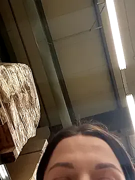 Risky_Workouts – webcam model profile photo Image 3