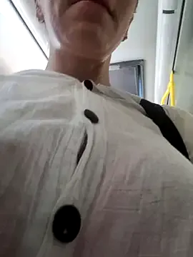 Risky_Workouts – webcam model profile photo Image 5