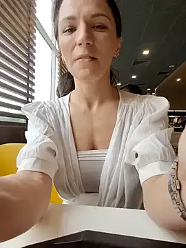 Risky_Workouts – webcam model profile photo Image 7