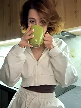 bunnyblondy – webcam model profile photo Image 8