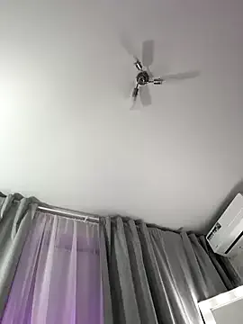 Yui-Ch – webcam model profile photo Image 18