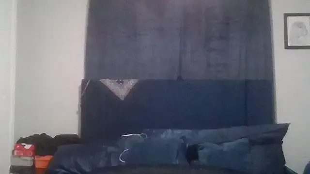 bloomyogi – webcam model profile photo Image 4