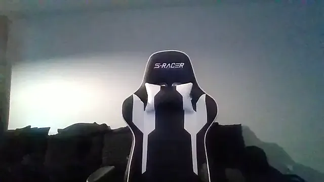 bloomyogi – webcam model profile photo Image 6