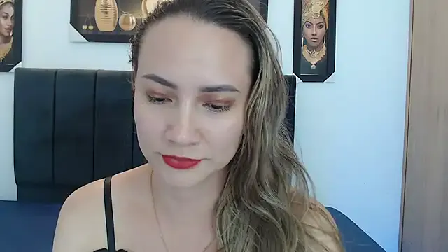 Runarunapi – webcam model profile photo Image 9