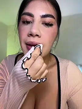 IORio2 – webcam model profile photo Image 10