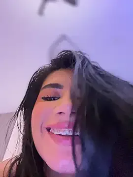 IORio2 – webcam model profile photo Image 2