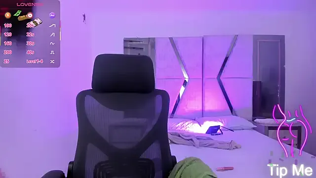 Olivia_11 – webcam model profile photo Image 5