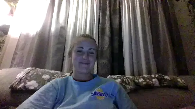 kathariine – webcam model profile photo Image 16