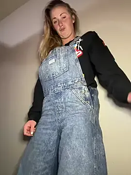 kathariine – webcam model profile photo Image 6