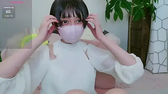 emyii – webcam model profile photo Image 11