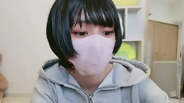 emyii – webcam model profile photo Image 16