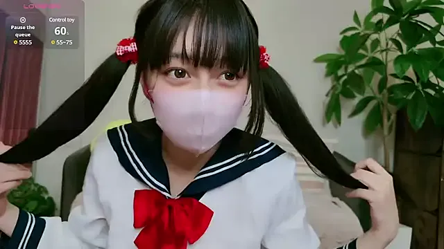 emyii – webcam model profile photo Image 4