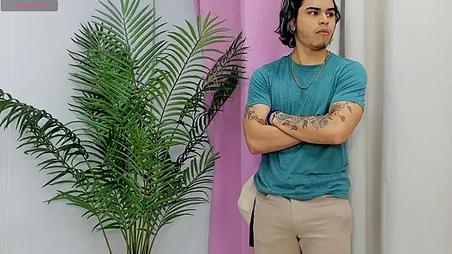 Runarunapi – webcam model profile photo Image 9