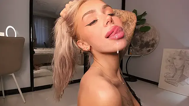 creambaby1 – webcam model profile photo Image 7