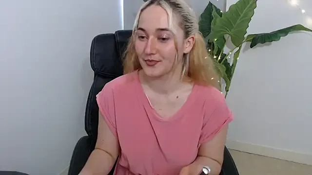 bunnyblondy – webcam model profile photo Image 6