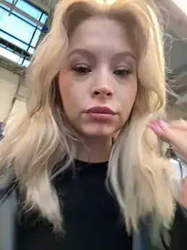 heyskylar – webcam model profile photo Image 17