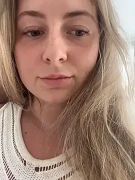 Helena_Karel – webcam model profile photo Image 5