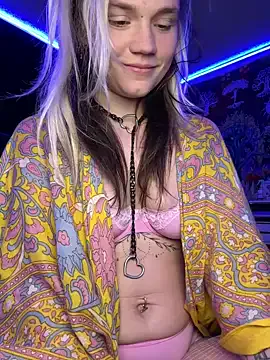 CindyNightX – webcam model profile photo Image 4