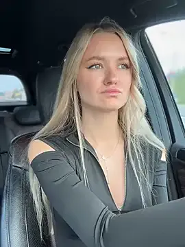 bunnyblondy – webcam model profile photo Image 11