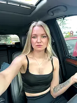 bunnyblondy – webcam model profile photo Image 5