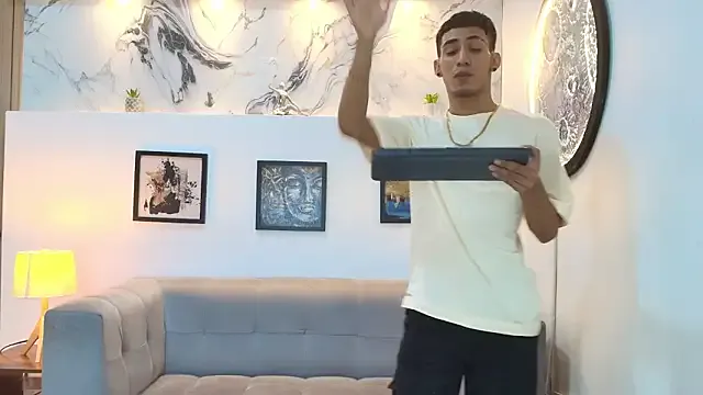 PumaShyXD – webcam model profile photo Image 13