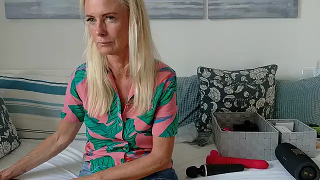 Yui-Ch – webcam model profile photo Image 6