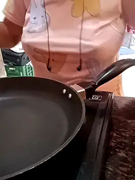 Yui-Ch – webcam model profile photo Image 18