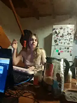 Yui-Ch – webcam model profile photo Image 15